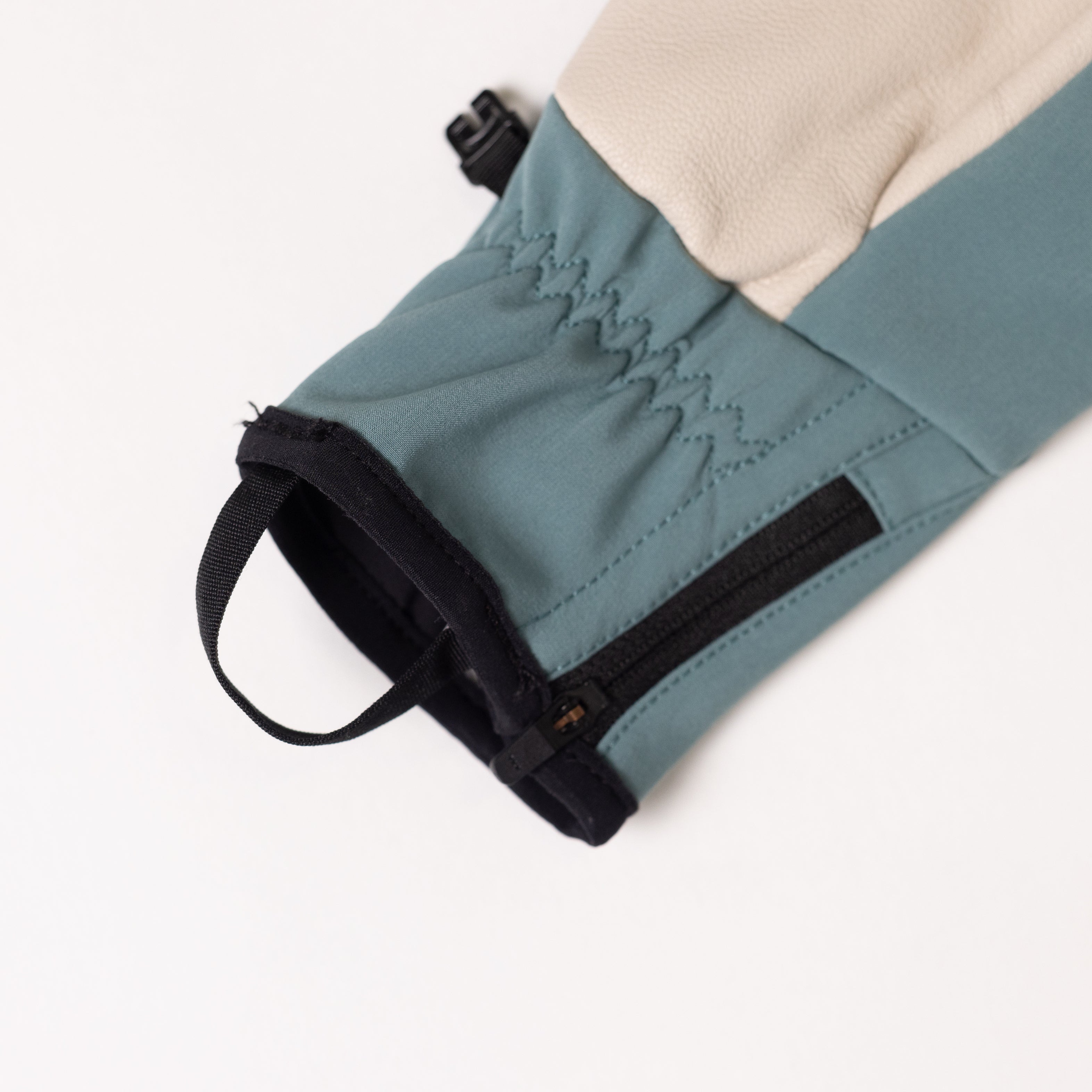 Women's Windproof Touchscreen Gloves with Polartec® Windbloc® Technology